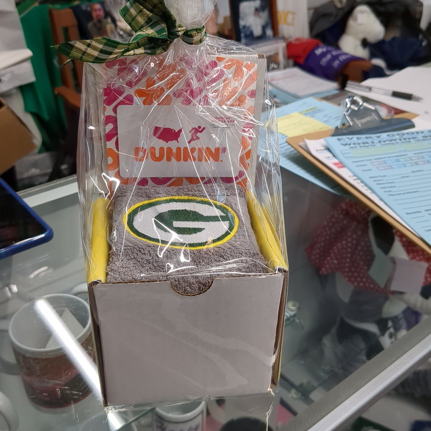 Gift basket with card Green Bay Packers embroidered hand towel with